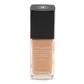 Chanel - Make-up pre mladšie a odpočinutý vzhľad Vitalumiére (Satin Smoothing Fluid Make-up SPF 15)